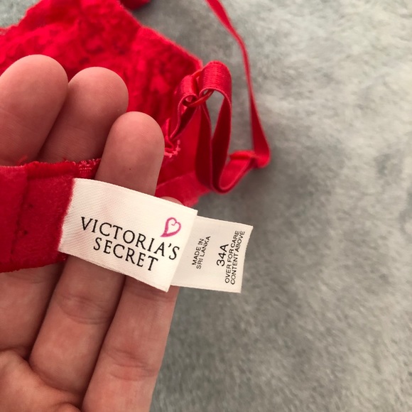 red lace victoria’s secret bra - Picture 4 of 4